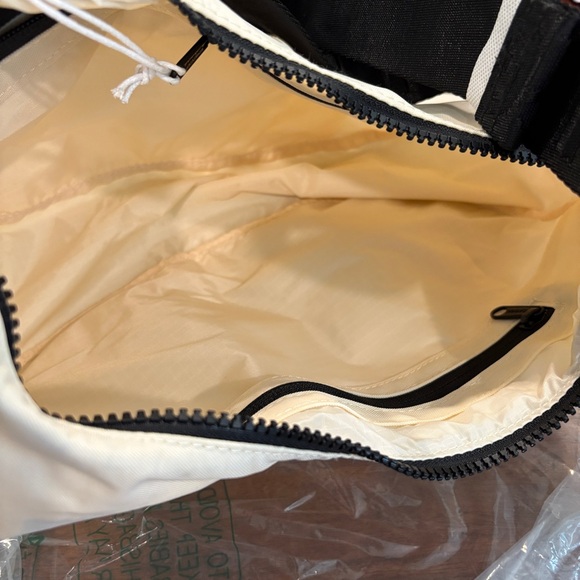 BAGGU Medium Crescent Crossbody in Ivory - Picture 3 of 6